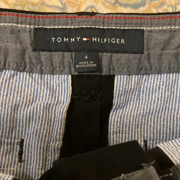 Tommy Hilfiger Basic black chino style shorts size 4 - Picture 2 of 3